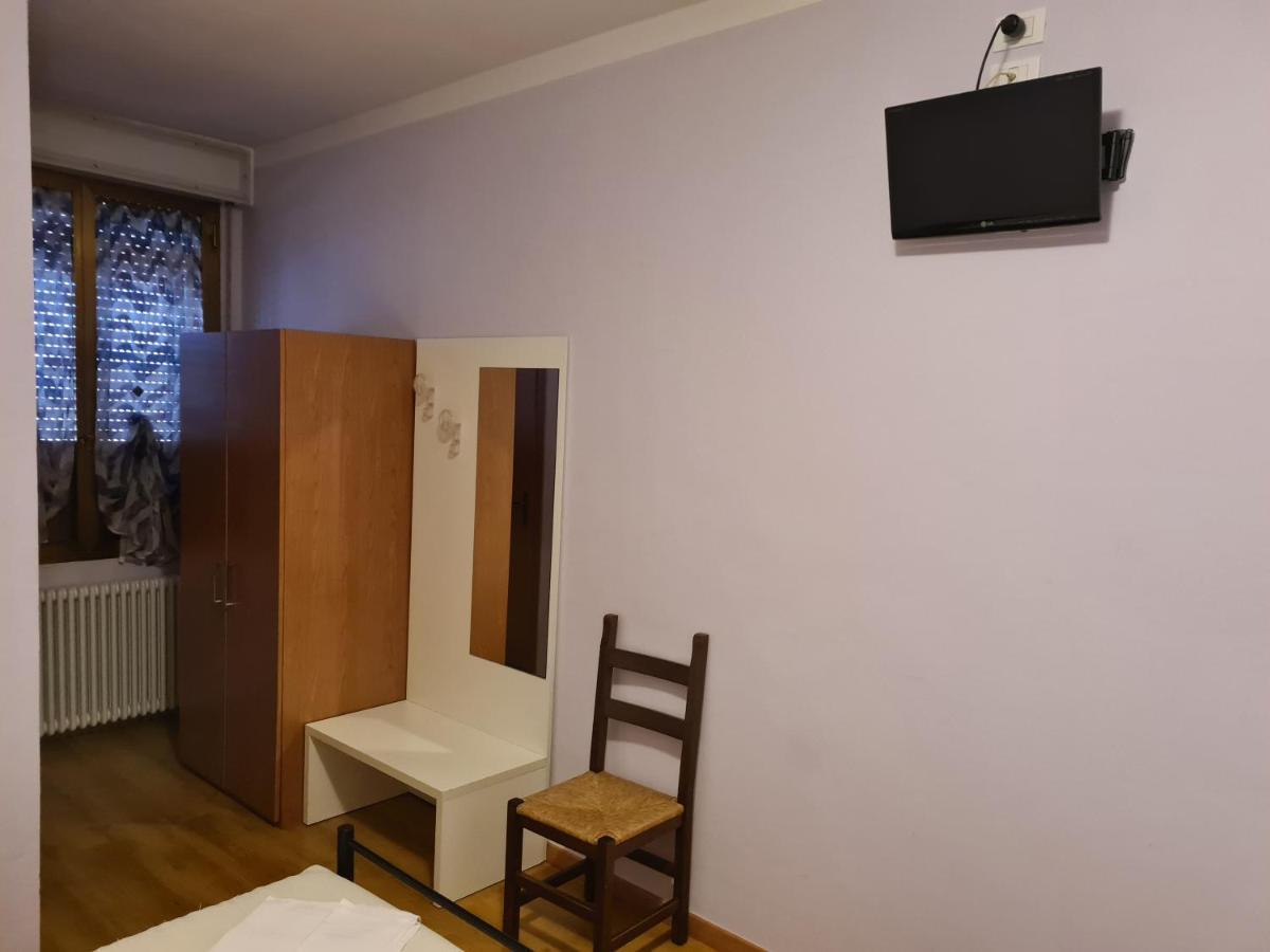 Hotel New Napoleonico Bondeno Esterno foto